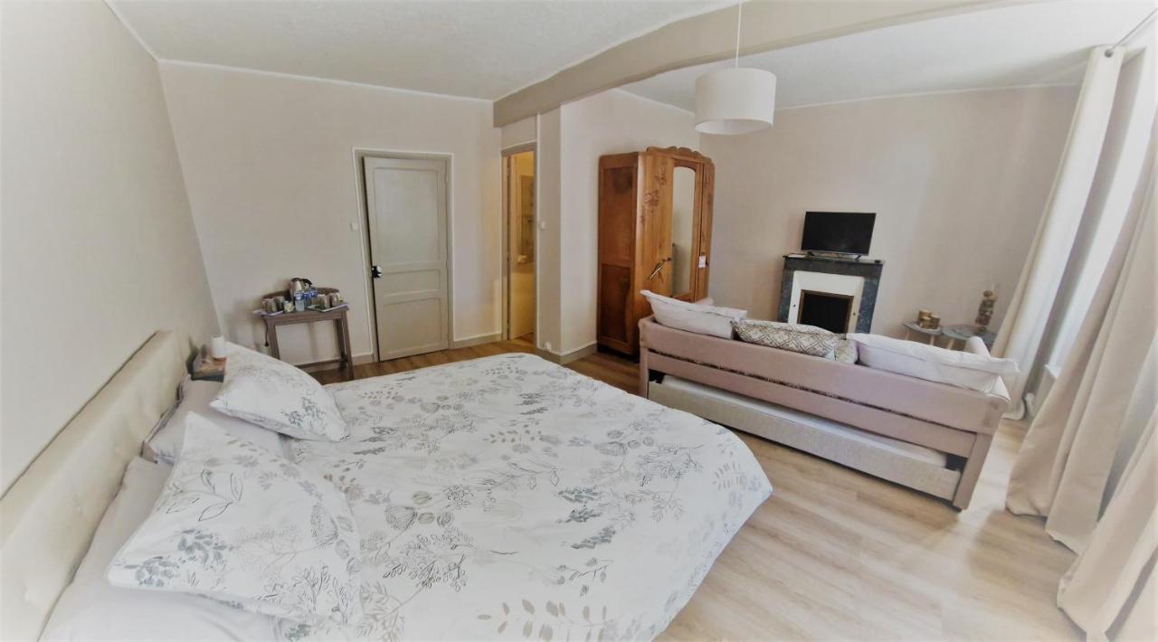 Escale Au Clos Saint Martin De Juillers Gites Et Chambres D'Hotes Exteriér fotografie
