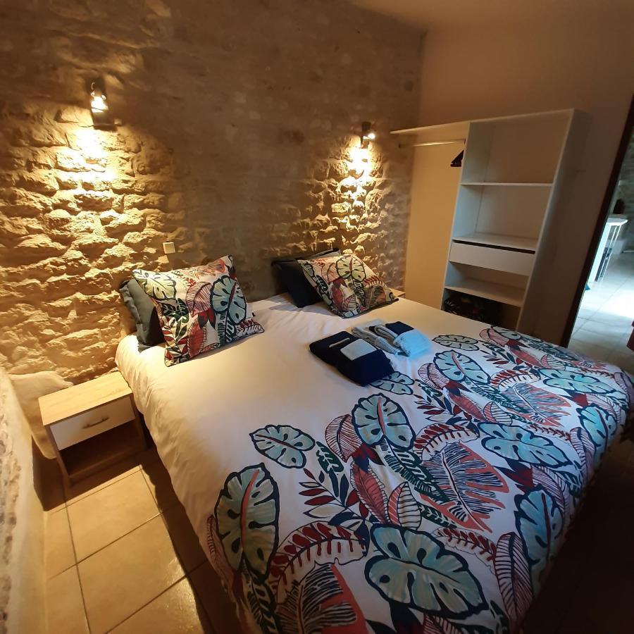 Escale Au Clos Saint Martin De Juillers Gites Et Chambres D'Hotes Exteriér fotografie